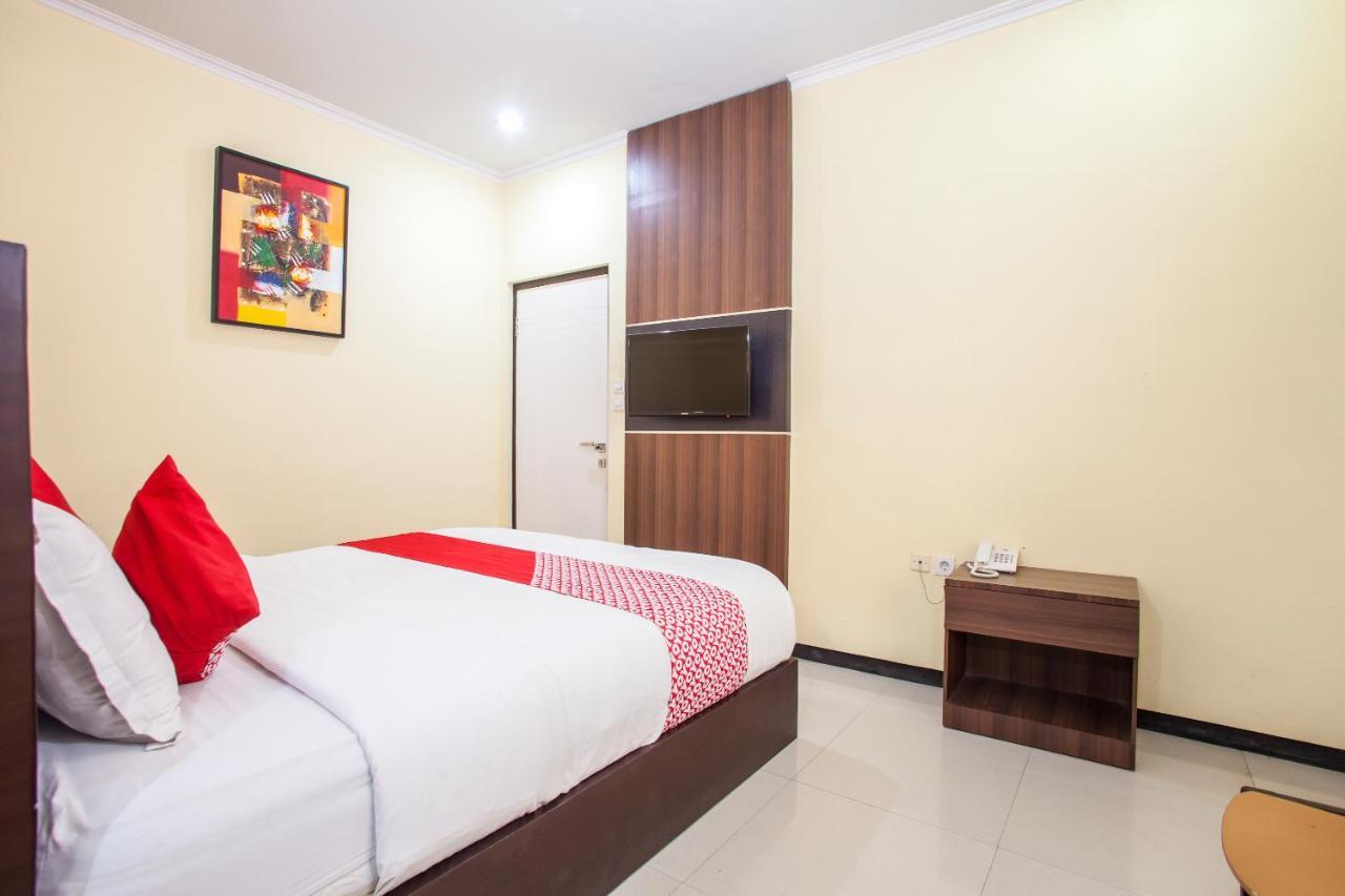 Capital O 887 Green Hill Hotel And Convention Center Jember Bagian luar foto